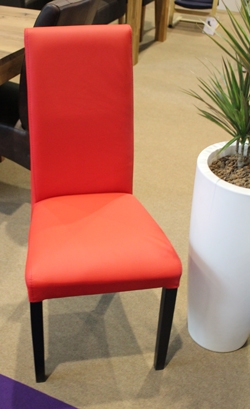 Construma 2014 - Impala Bútorkereskedő Kft. piros Itala széke