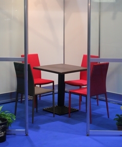 Construma 2014 - A kávézóban is az Impala Bútorkereskedő székeit és asztalait használták