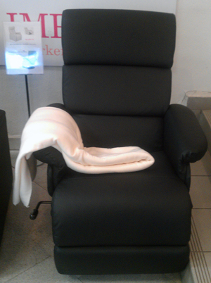 MF-4129 lábtartós relax fotel -Krémszínű polár takaró